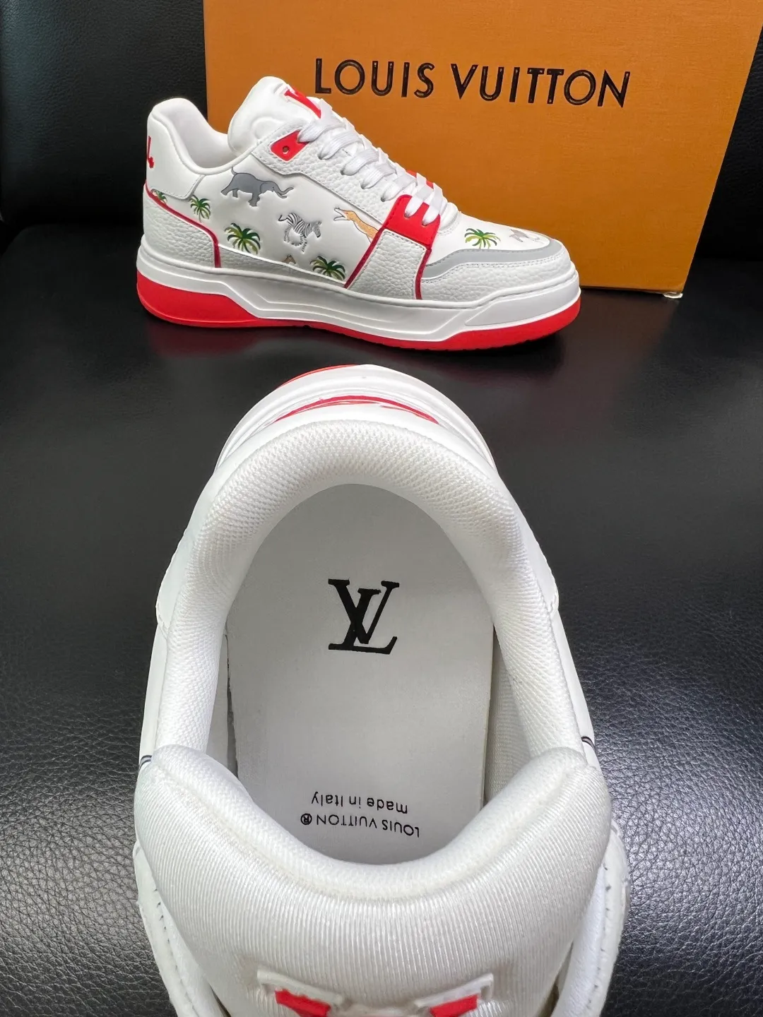 Men's shoes 💰 940 Lv high quality top crafts Louis Vuitton, sports sneakers counter synchronization, uppers imported from Italy, high-quality splicing colorful complex crafts, imported mesh pads soft and comfortable, soles: original soles specially provided by the original factory, T men's shoes 💰U exclusive movable molded soles super comfortable, original factory single goods, code number 39-44 (customized 38 45)